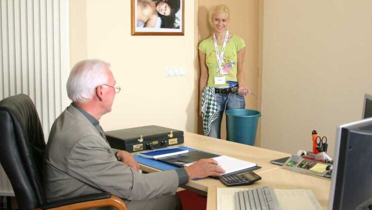 [Oldje] - Old Man Barry Fucks Maid - Barry - Anastazie