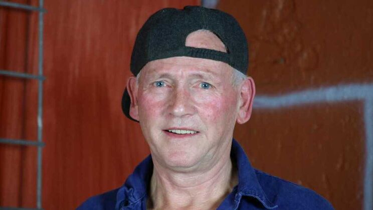 [Oldje] - Blonde Babe Ready to Serve