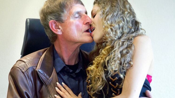 [Oldje] - Blackmail Leads to Cumshot Frenzy