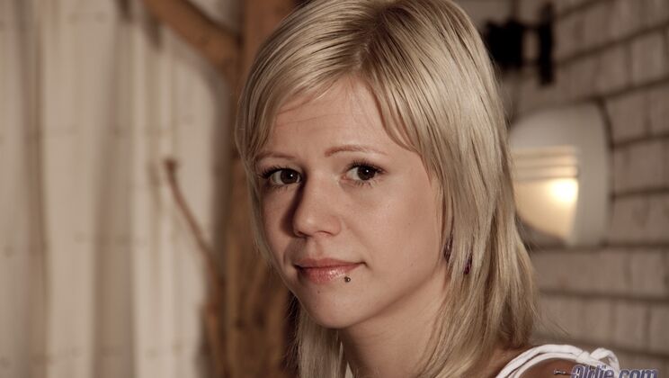 [Oldje] - Massage Parlor Encounter with Blonde and Tattoo