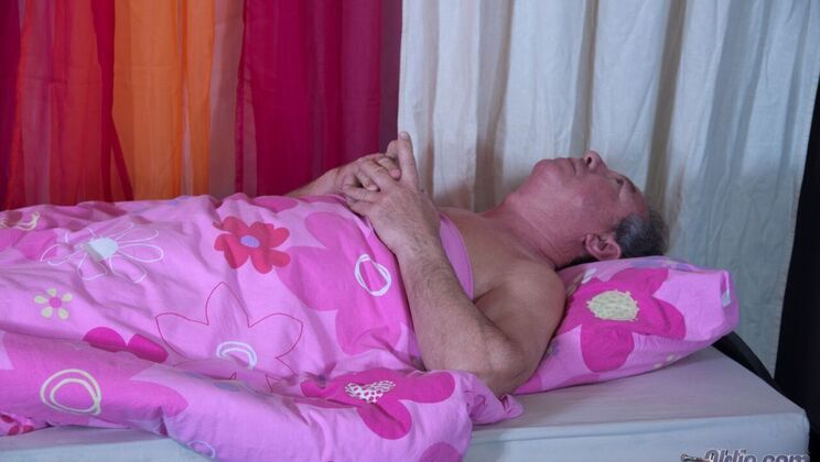 [Oldje] - Nisha and Hugh Kiss and Lick - Nisha - Hugh