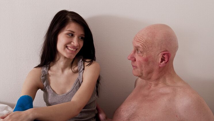 [Oldje] - Young Lilli and Old Hugo in a Naughty Encounter