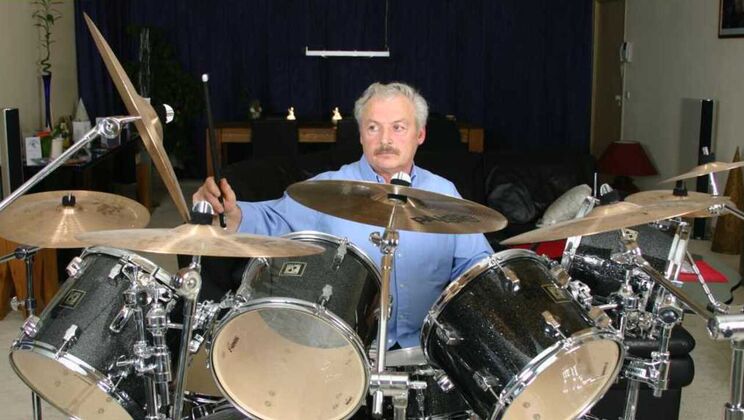 [Oldje] - Older Gustavo and Young Valerie in Action