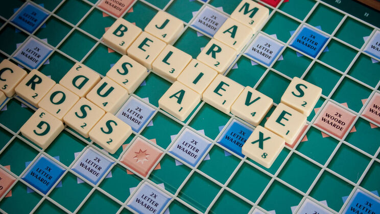 [Oldje] - Sexy Scrabble: Behind the Scenes with Angel