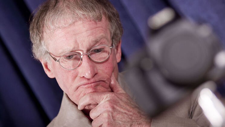 [Oldje] - Natural Tits and Kissing with Young Model - John - David - Grace Noel