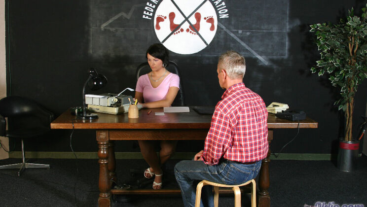 [Oldje] - Short Hair and Brunette Investigation