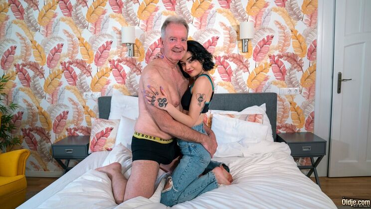 [Oldje] - Boris Fucks Young Crystal Cherry