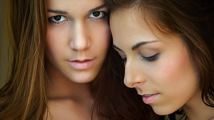 Kissing and Nipple Play - Lesbian Style