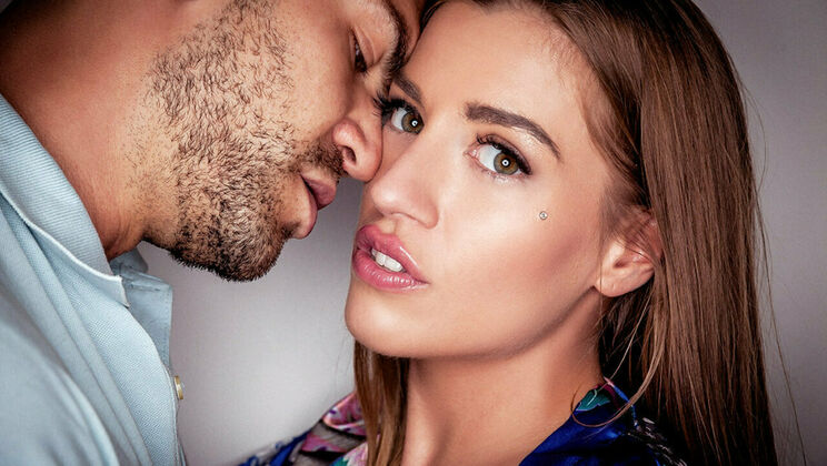 [SexArt] - Outdoor Blowjob: Silvia Dellai's Czech Adventure - Juan Lucho - Silvia Dellai