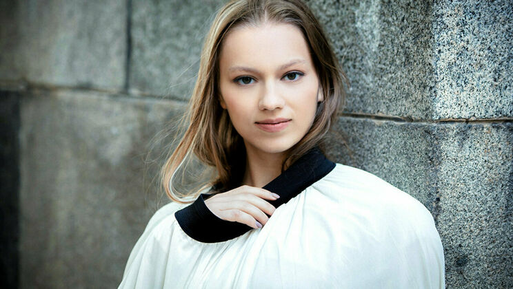 [SexArt] - Mia Split's Sensual Shower Experience