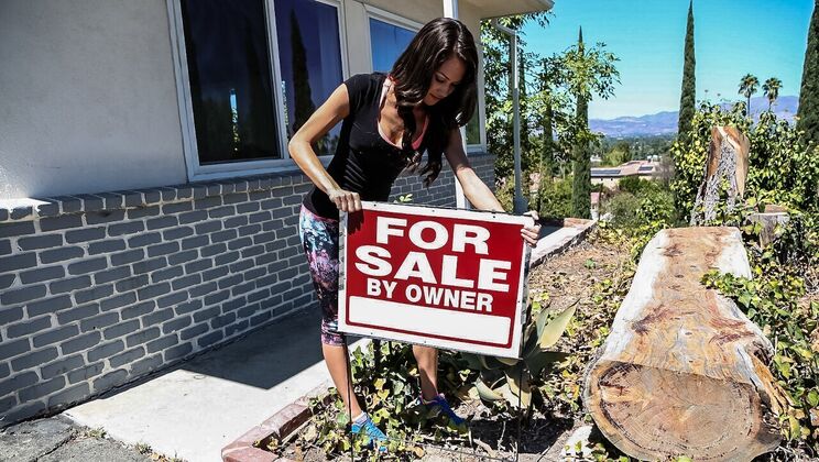 Mila Castro Sells Her Body