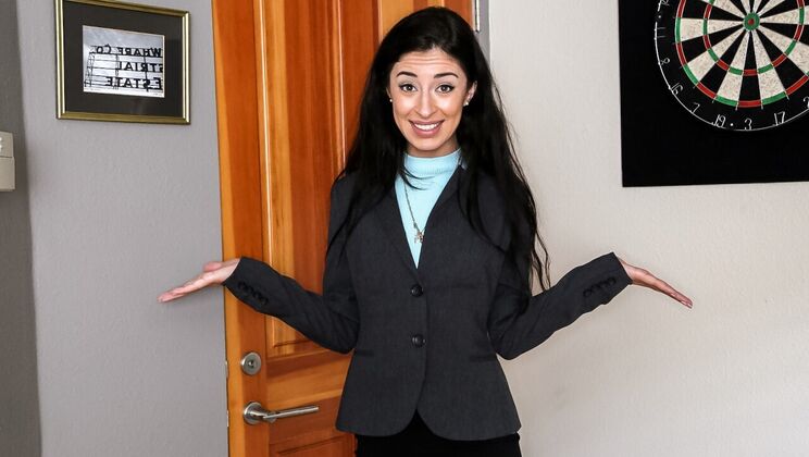 [PropertySex] - Athletic Latina Pussy Licking