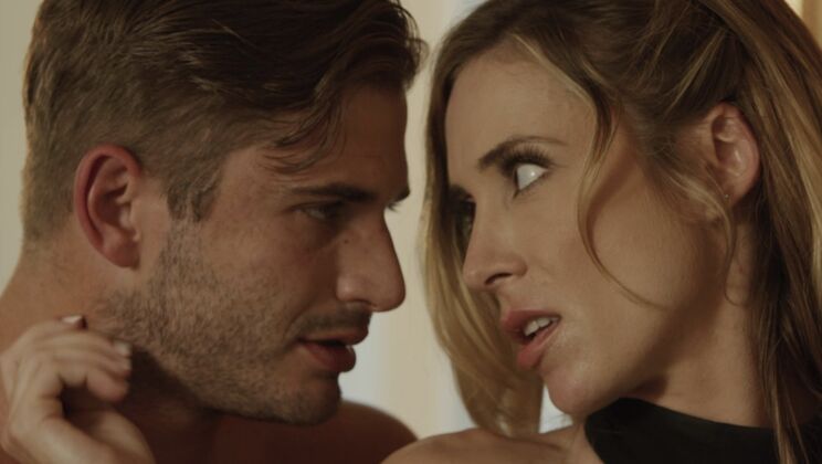 [BellesaFilms] - Just What You Ordered - Nathan Bronson - Aiden Ashley