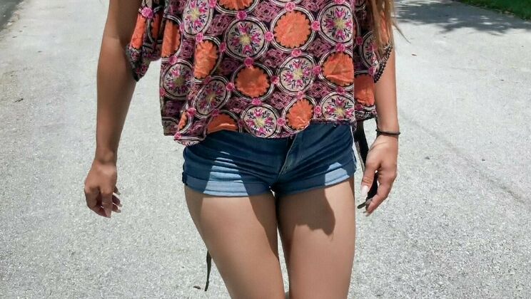 Cum on Tits with Sofie Reyez