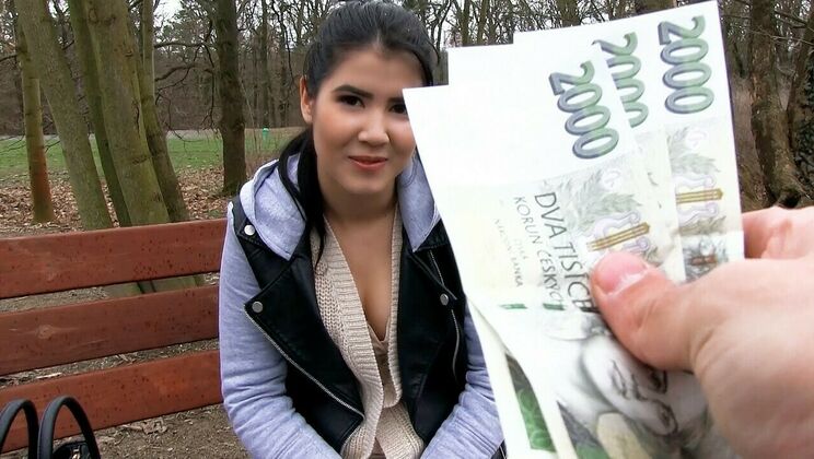 First Amateur Adult Video of Innocent College Girl Lady Dee