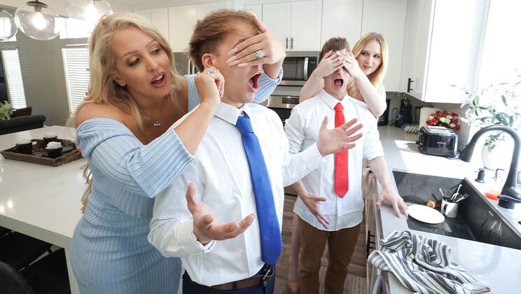 [MomSwap] - Cowgirl Cumshot at Home Plate - Alura TNT Jenson - Audrey Madison - Joshua Lewis - Oliver Faze