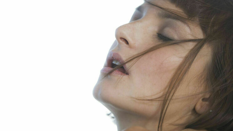 [SexArt] - Outdoor Solo by Flora - Flora