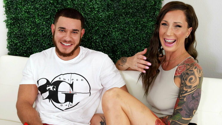 [HotGuysFuck] - Milf Tera Bronx Loves Danny Sosa’s Big Cock in Missionary