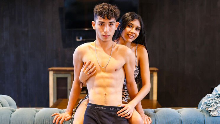 [HotGuysFuck] - Johnny Ortega's Steamy Late Night Session with Reina Heart - Reina Heart - Johnny Ortega