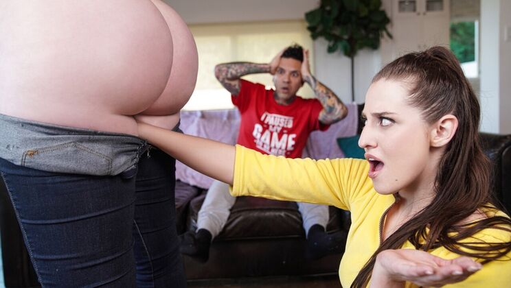 [Brazzers] - Cosplay Ginger Goddess Gets Creampie - Small Hands - Aubree Valentine - Abigaiil Morris