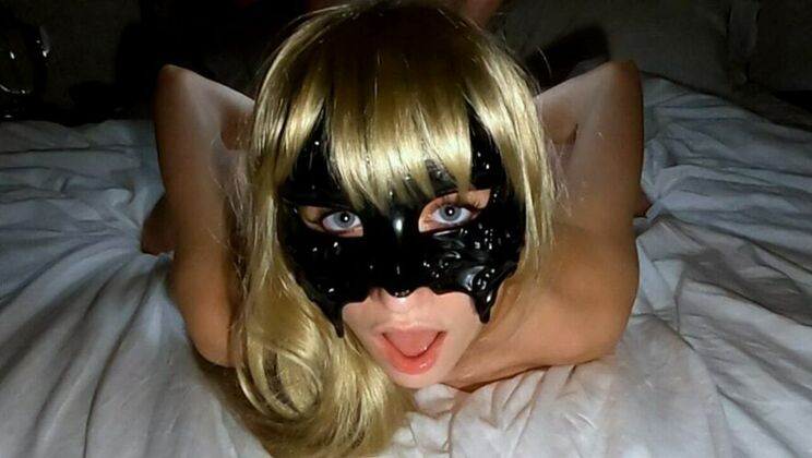 [PornForce] - Raw Sex with Bleached Blonde Ana Lingus - Ana Lingus - House Elf