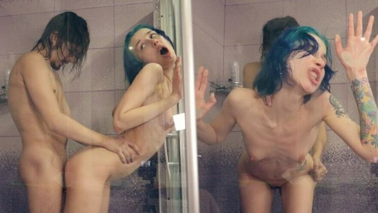 Laruna Mave's Petite Teenage Body in Deepthroat Action