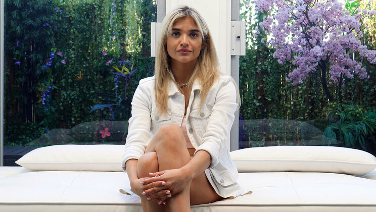 Reverse Cowgirl and Deepthroat with Carter