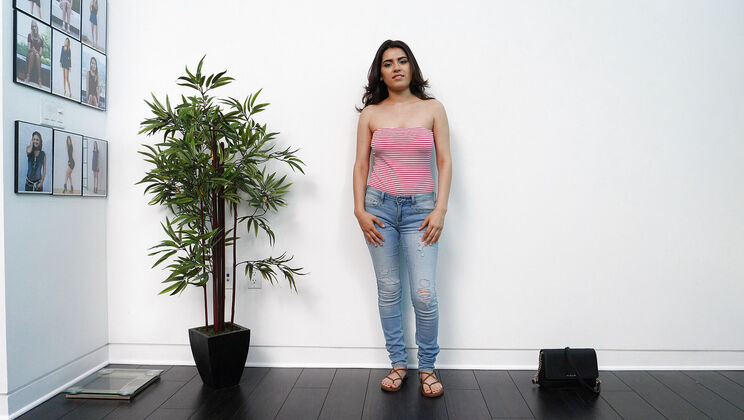 [CastingCouchHD] - Daisy's Reverse Cowgirl and Cumshot - Daisy