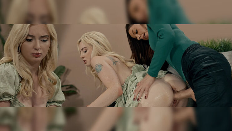 Blonde Bombshells: Petite Futa Deepthroat