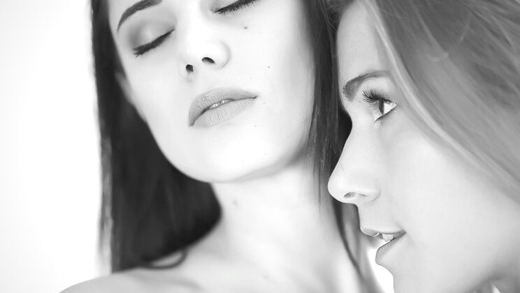 [SuperPrivateX] - Czech Threesome with Pussy Licking and Cum Swapping - Alexis Crystal - Marcello Bravo - LittleCaprice