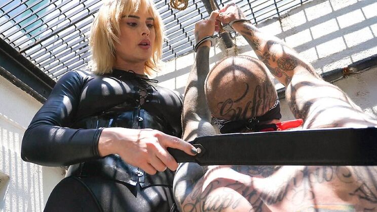[Submissed] - Tattooed sub gets blonde femdom treatment - Lucy Heart - Heavy