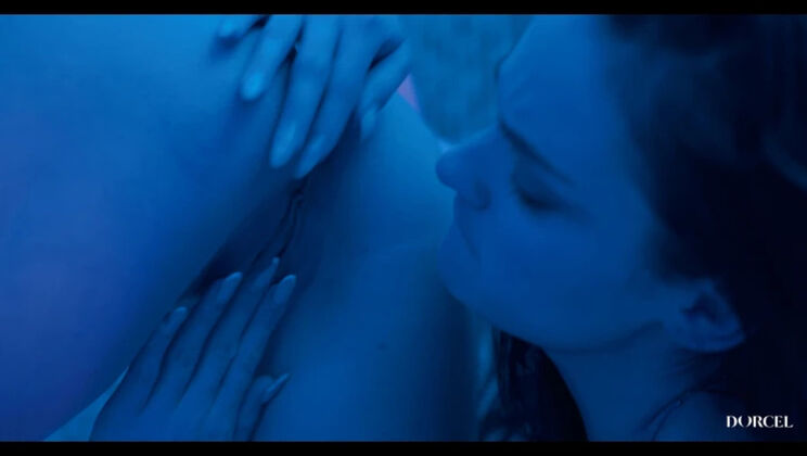 First Date with Instant Girl-Girl Action