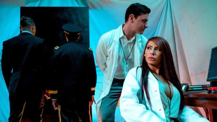 Reverse Cowgirl And Side Fuck For Athletic Babe