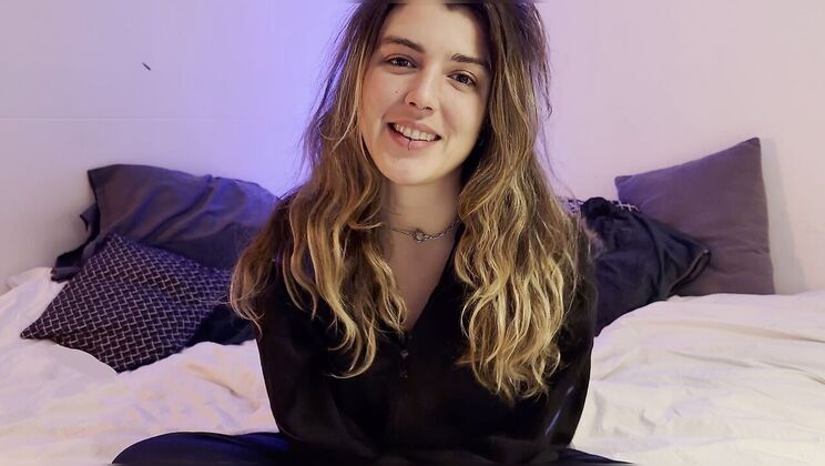 [Ersties] - Gia G Teaches Sarah Anal in Trailer - Gia G (Ersties)