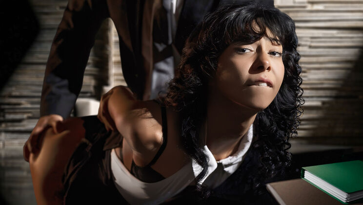 [Oyeloca] - Tiny Latina with Belly Ring Gives Intense Blowjob - Axl Rey - Cindy Luna