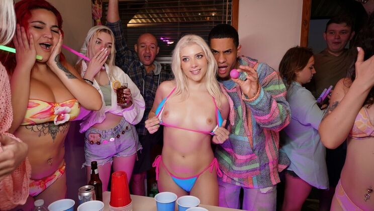 Swamp Party: Gia OhMy Gets Fucked Standing Doggystyle