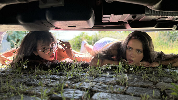 Vixi Rafi and MitzX have outdoor threesome with stranger who fixes their car
