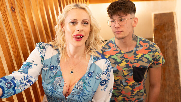 Stifler's Mom Brittany Bardot Hot Apple Pie Hardcore