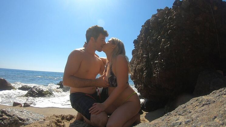 Matthias and Erin in Magical Sex Land: Beach Blowjob