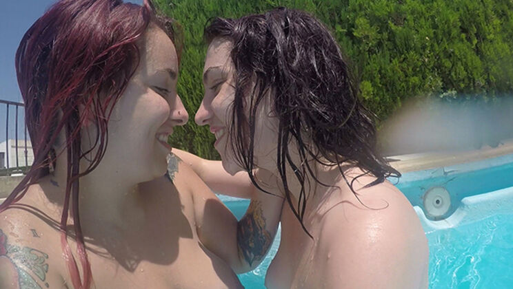 Wet Lesbian Handjob in Pool - Eva & Sharruska POV